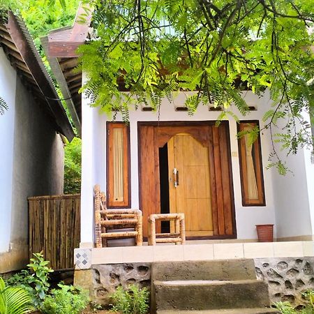 Diki Bungalows Kuta  Zewnętrze zdjęcie