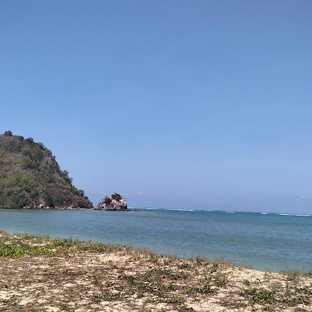 Diki Bungalows Kuta  Zewnętrze zdjęcie