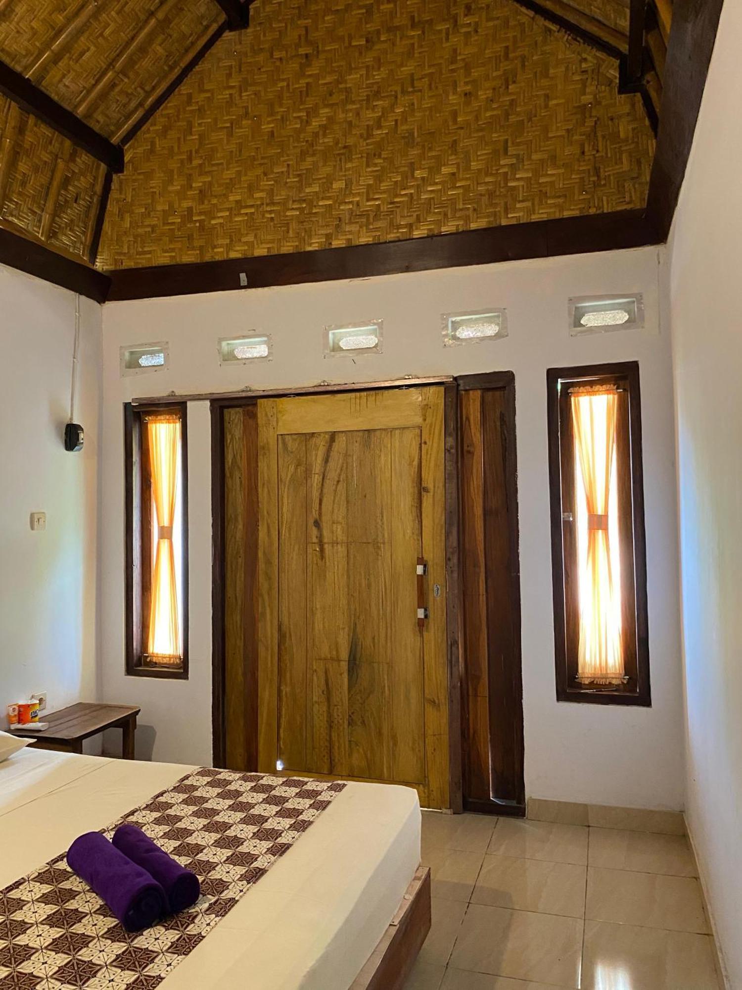 Diki Bungalows Kuta  Zewnętrze zdjęcie